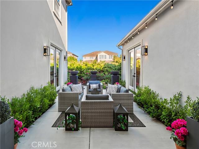 Saugus, CA 91350,22385 Midtown Court