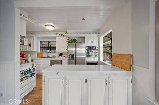 Woodland Hills, CA 91364,20955 De Mina Street