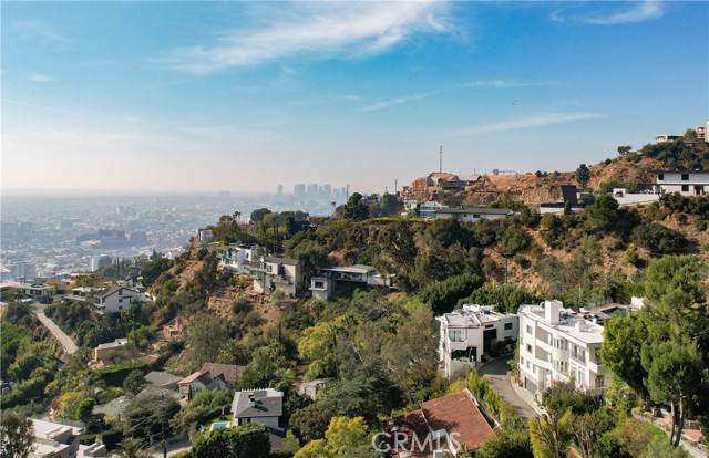 Los Angeles, CA 90069,8655 Hillside Avenue