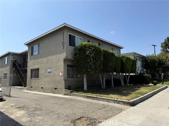 North Hollywood, CA 91605,7107 Coldwater Canyon Avenue