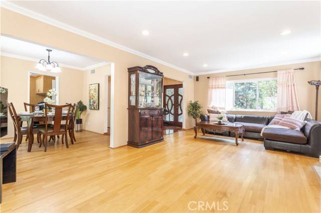 Granada Hills, CA 91344,11811 Louise Avenue
