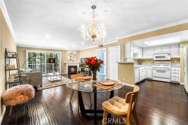 Los Angeles, CA 90025,1535 S Bentley Avenue #202