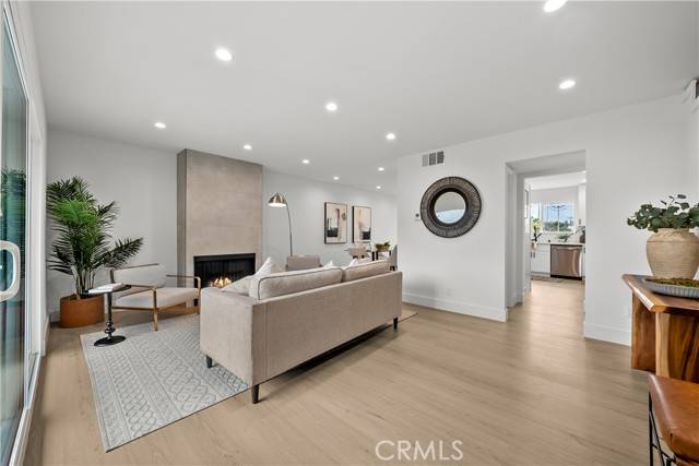 Van Nuys, CA 91405,7061 Kester Avenue #H