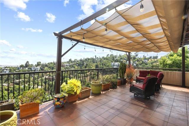 Los Angeles, CA 90065,633 Sunnyhill Drive