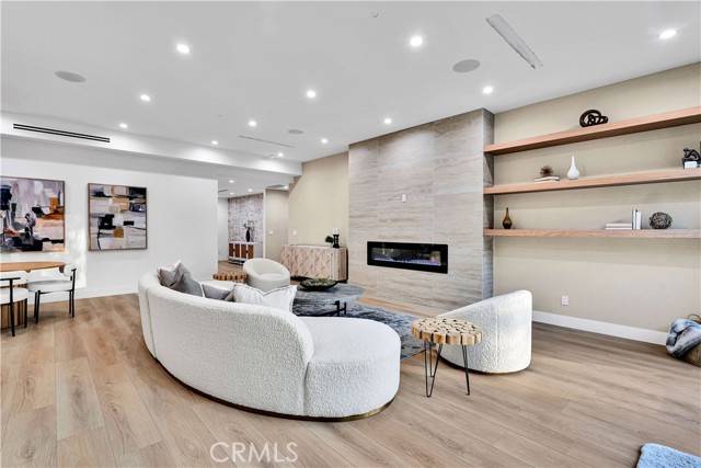 Tarzana, CA 91356,5939 Cahill Avenue