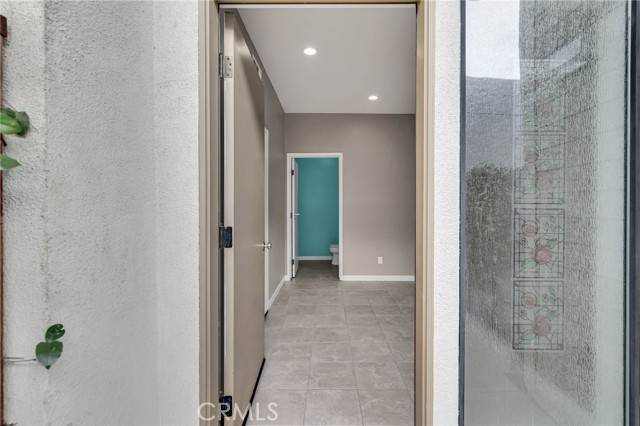Reseda, CA 91335,7333 Tampa Avenue #7