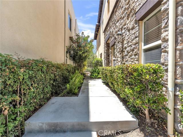 Woodland Hills, CA 91367,5637 Como Circle