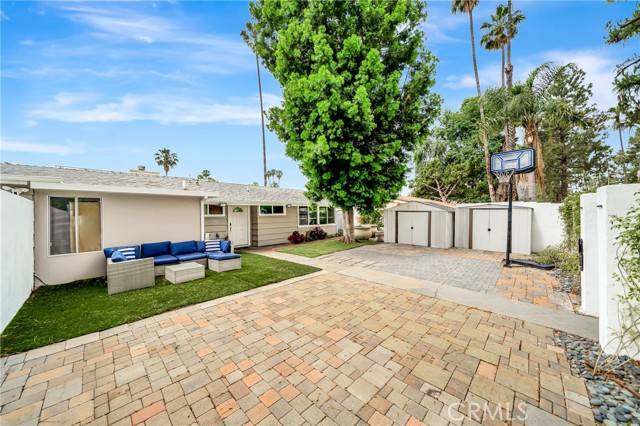 Woodland Hills, CA 91367,19706 Victory Boulevard