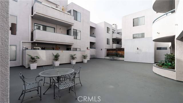 Van Nuys, CA 91411,14610 Erwin St #304