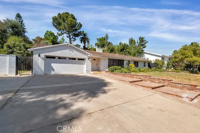 Woodland Hills, CA 91364,5317 Lubao Avenue