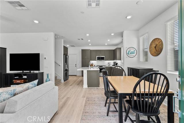 Simi Valley, CA 93065,3001 Honolulu Lane