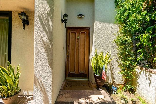 Tarzana, CA 91356,18759 Hatteras Street #25