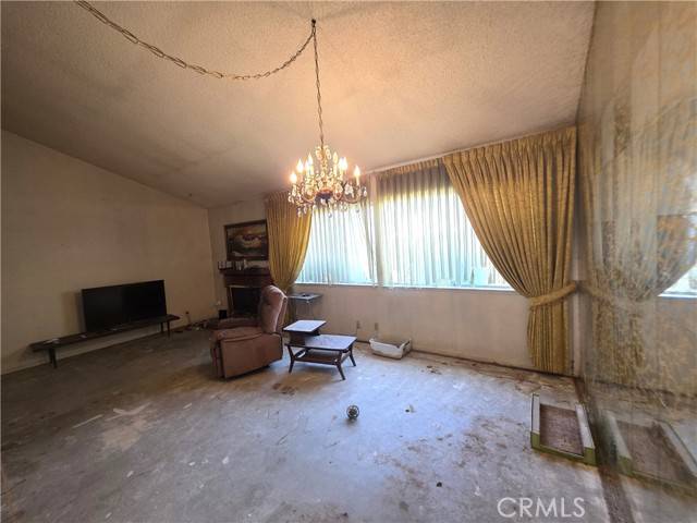 Simi Valley, CA 93063,2108 Ardenwood Avenue