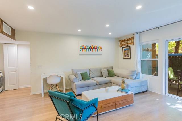 Tarzana, CA 91356,18350 Hatteras Street #169