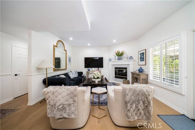 Encino, CA 91316,5200 White Oak Avenue #21