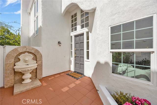 Calabasas, CA 91302,23043 Park Este