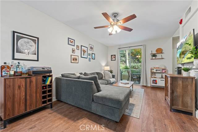 Valencia, CA 91354,23411 Abbey Glen Place #41