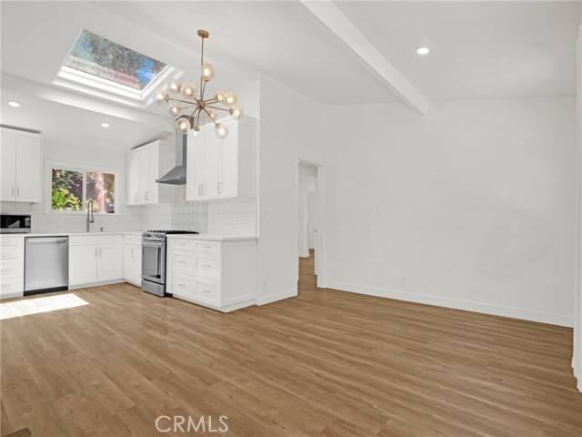 Woodland Hills, CA 91364,5338 Campo Road