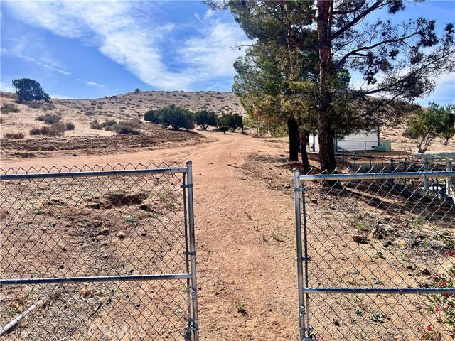 Acton, CA 93510,33105 Santiago Road #23