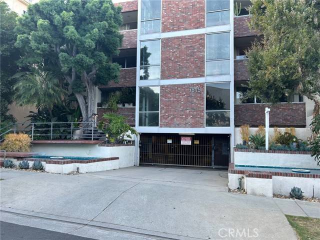 Los Angeles, CA 90046,7949 Selma ave, #2