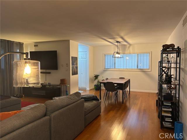 Los Angeles, CA 90046,7949 Selma ave, #2