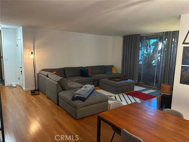 Los Angeles, CA 90046,7949 Selma ave, #2