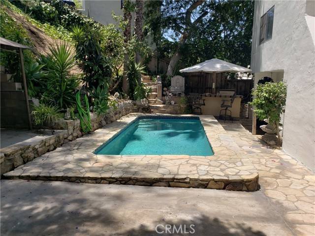 Los Angeles, CA 90068,5734 Cazaux Drive