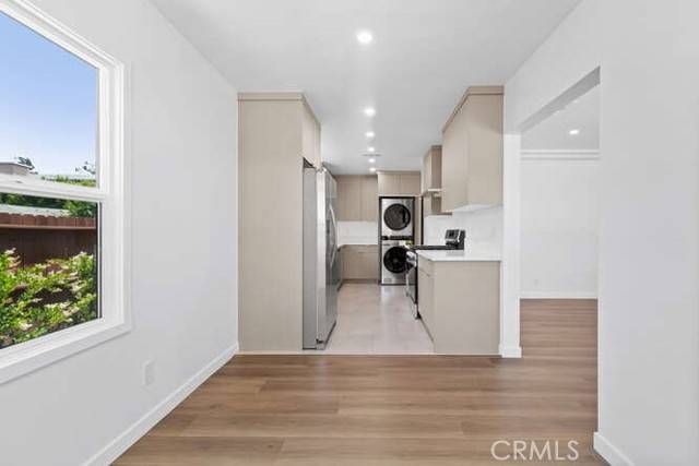 Valley Village, CA 91607,5554 Radford Avenue