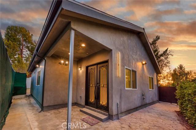 Tarzana, CA 91356,19626 Rosita Street