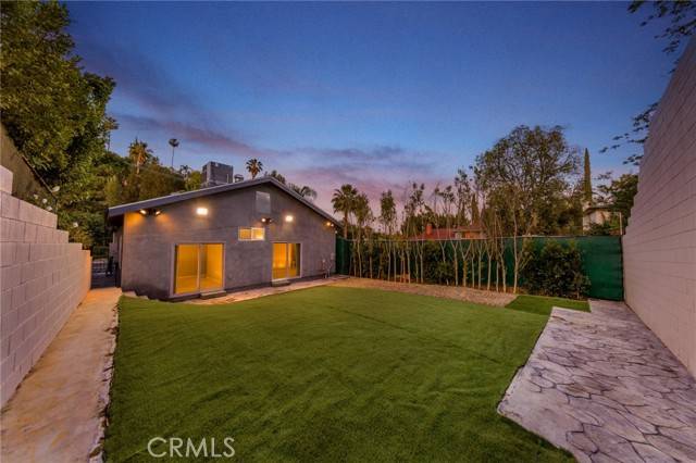 Tarzana, CA 91356,19626 Rosita Street