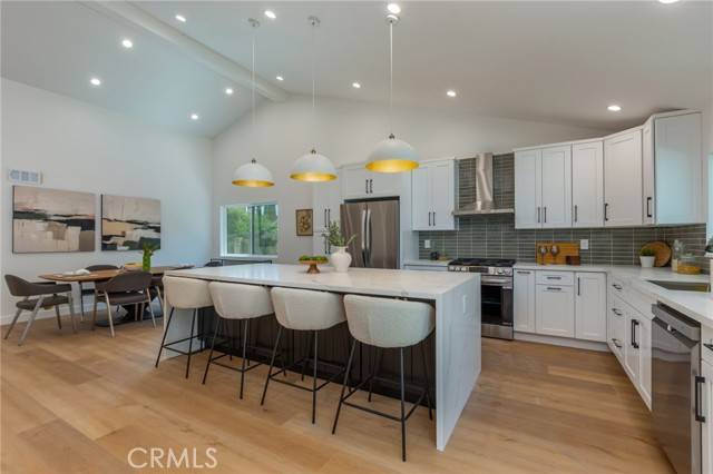 Newbury Park, CA 91320,876 Ballina Court