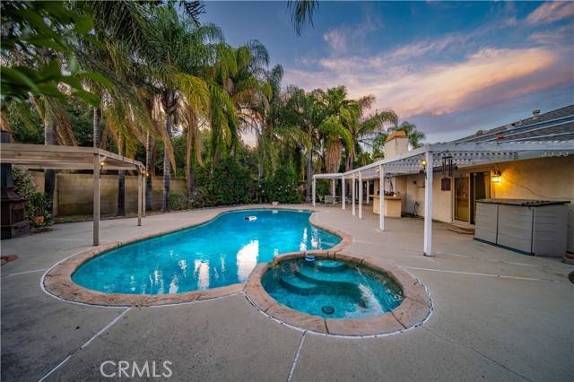 La Verne, CA 91750,802 Duval Street