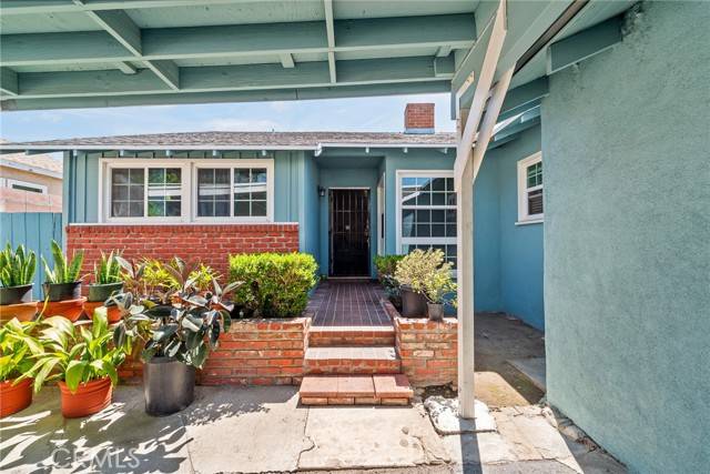 North Hollywood, CA 91605,7426 Lemp Avenue