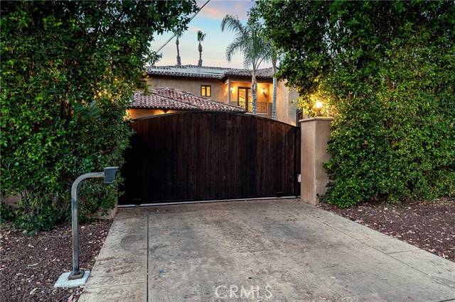Woodland Hills, CA 91367,23115 Erwin Street