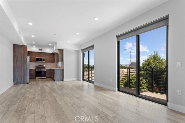 Sherman Oaks, CA 91403,4383 Sepulveda Boulevard #303