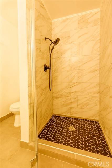 Tarzana, CA 91356,18550 Hatteras Street #7