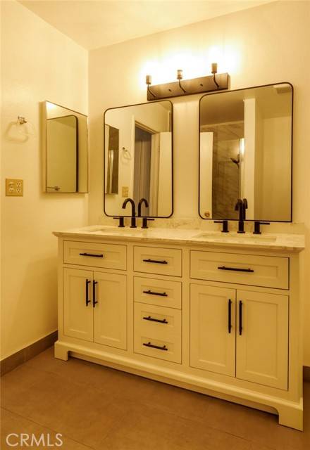 Tarzana, CA 91356,18550 Hatteras Street #7