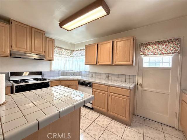 Burbank, CA 91505,1444 N Maple Street