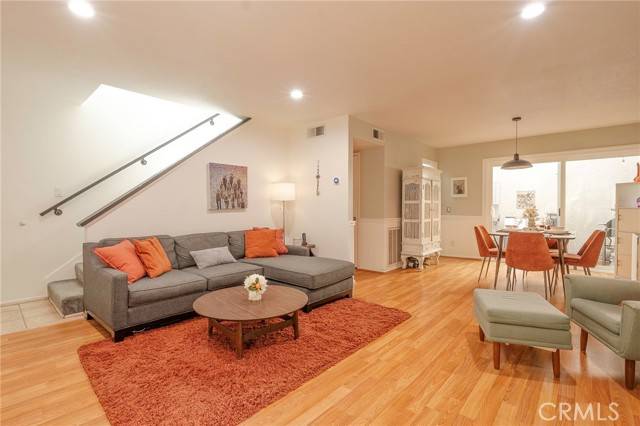 West Hills, CA 91307,23549 Victory Blvd. #21