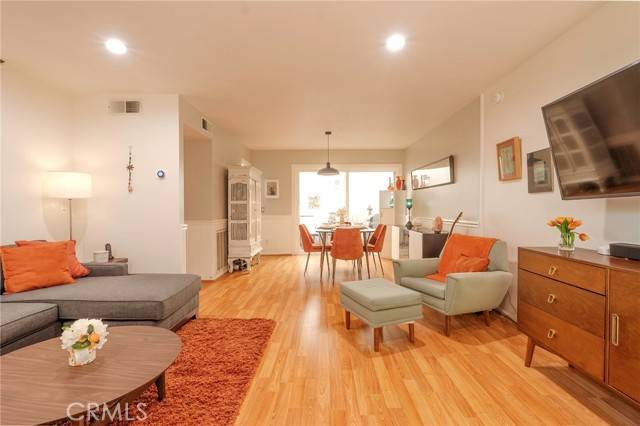 West Hills, CA 91307,23549 Victory Blvd. #21