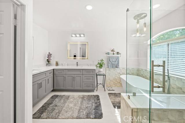 Saugus, CA 91390,28768 Woodside Drive