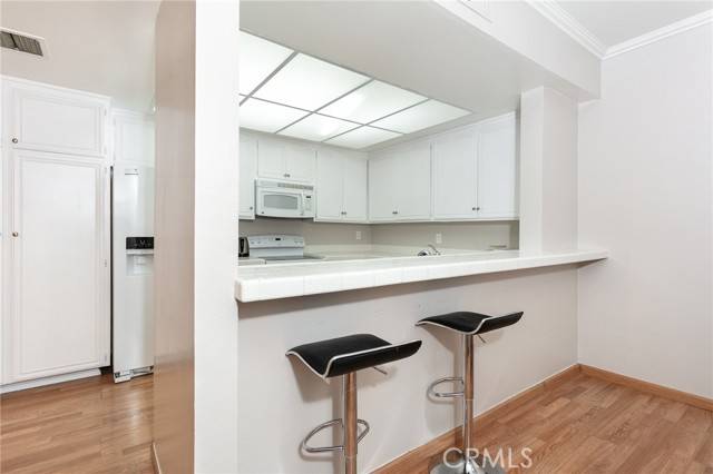 Encino, CA 91316,17711 Margate Street #108