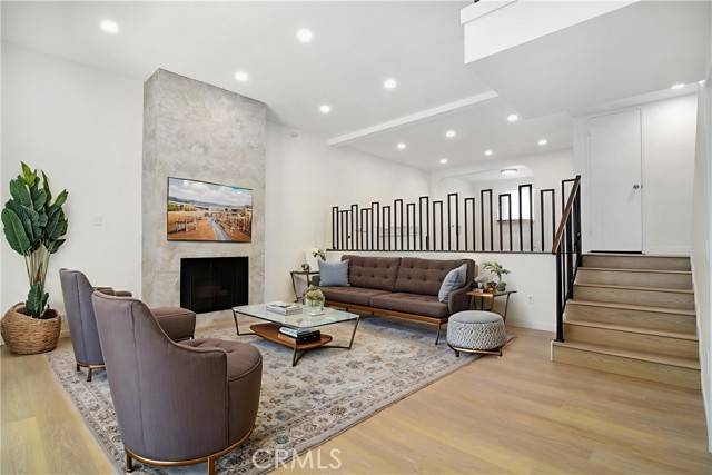 Encino, CA 91316,17830 Killion Street #F