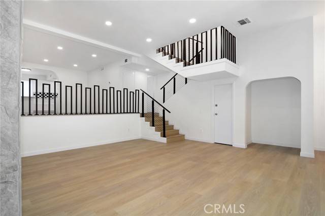 Encino, CA 91316,17830 Killion Street #F