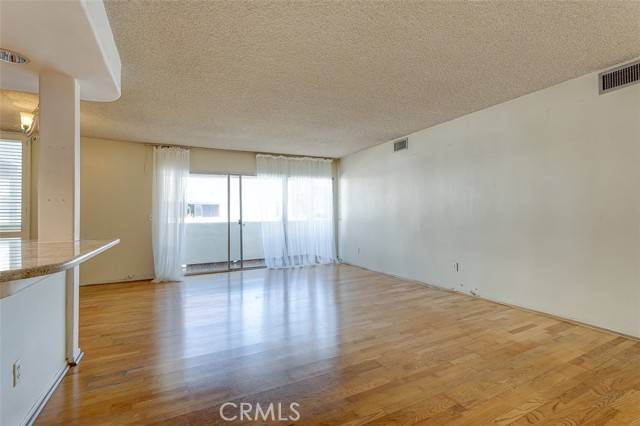 Encino, CA 91316,5454 Zelzah Avenue #215