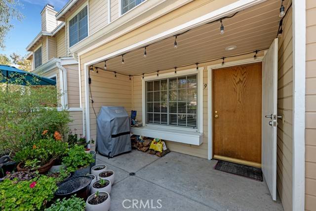 Van Nuys, CA 91406,7038 De Celis Place #9