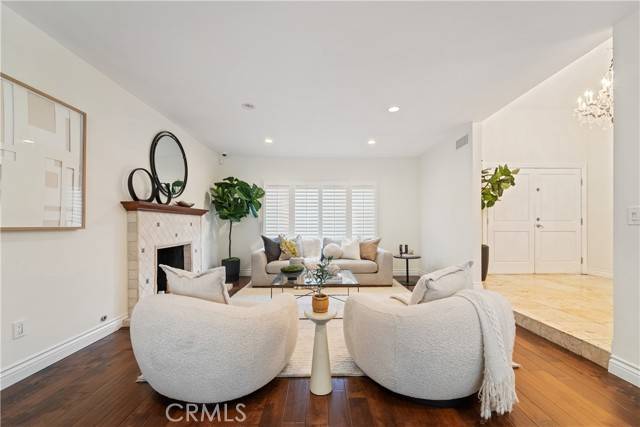 Beverly Hills, CA 90210,9767 Blantyre Drive