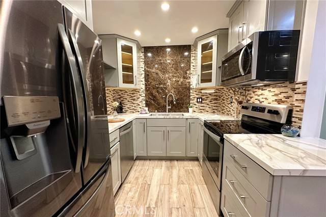 Encino, CA 91316,5215 Balboa Boulevard #203
