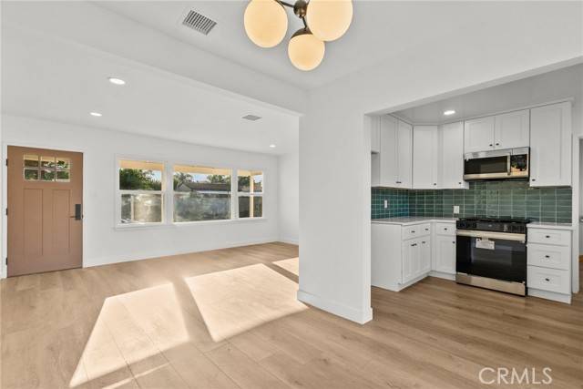 North Hollywood, CA 91605,7814 Ben Avenue