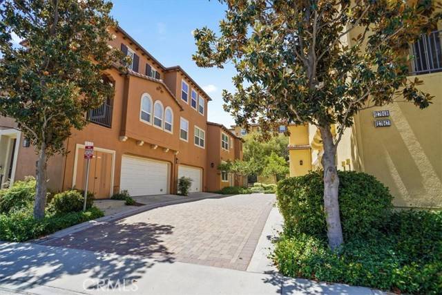 Valencia, CA 91381,27045 Fairway Lane
